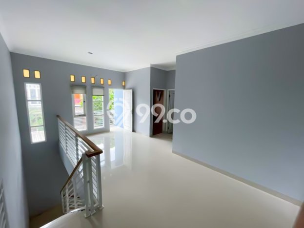 Rumah Modern Cantik 5 KT Bisa Langsung Pindah di Jagakarsa Rumah Modern Cantik 5 KT Bisa Langsung Pindah di Jagakarsa