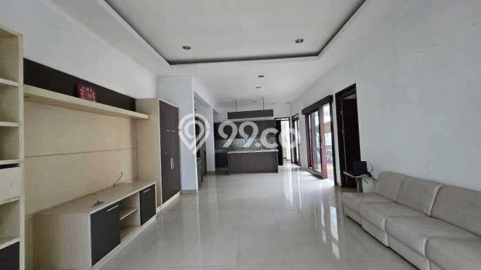 Rumah Eksklusif Siap Huni LT 307m2 di Batununggal, Bandung Rumah Eksklusif Siap Huni LT 307m2 di Batununggal, Bandung