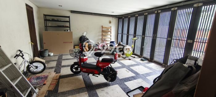 Ready to Use! Premium House LT 287m2 Desain Elegan di mekar wangi Ready to Use! Premium House LT 287m2 Desain Elegan di mekar wangi