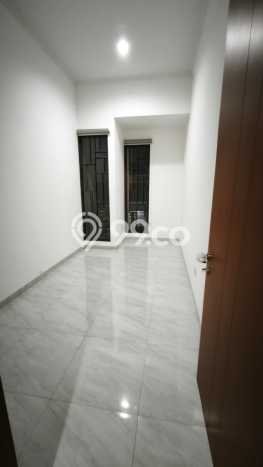 For Sale! Luxury House LT 125m2 Desain Elegan di Mekar Wangi For Sale! Luxury House LT 125m2 Desain Elegan di Mekar Wangi