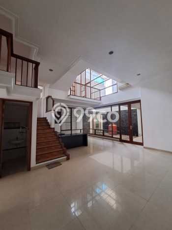Ready to Use! Luxury House LT 200m2 Desain Modern di Singgasana Ready to Use! Luxury House LT 200m2 Desain Modern di Singgasana