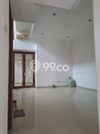 Ready to Use! Luxury House LT 200m2 Desain Modern di Singgasana Ready to Use! Luxury House LT 200m2 Desain Modern di Singgasana