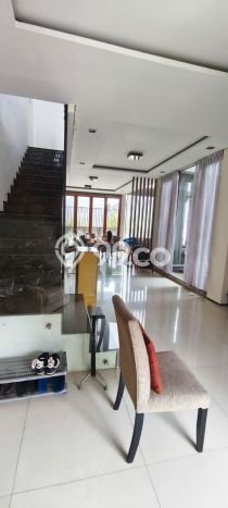 Hunian Elit LB 500m2 Siap Pakai Desain Elegan di Mekar Wangi, Bandung Hunian Elit LB 500m2 Siap Pakai Desain Elegan di Mekar Wangi, Bandung