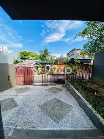 Disewakan! Rumah 5 Kamar Tidur &
4 Kamar Mandi di Surya Sumantri, Bandung Disewakan! Rumah 5 Kamar Tidur &
4 Kamar Mandi di Surya Sumantri, Bandung