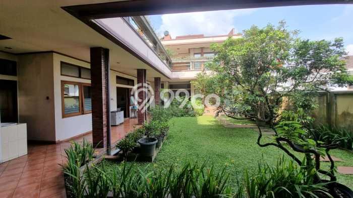 Rumah Modern LB/LT 900m2/750m2 Siap Huni di Setiabudi, Bandung Rumah Modern LB/LT 900m2/750m2 Siap Huni di Setiabudi, Bandung