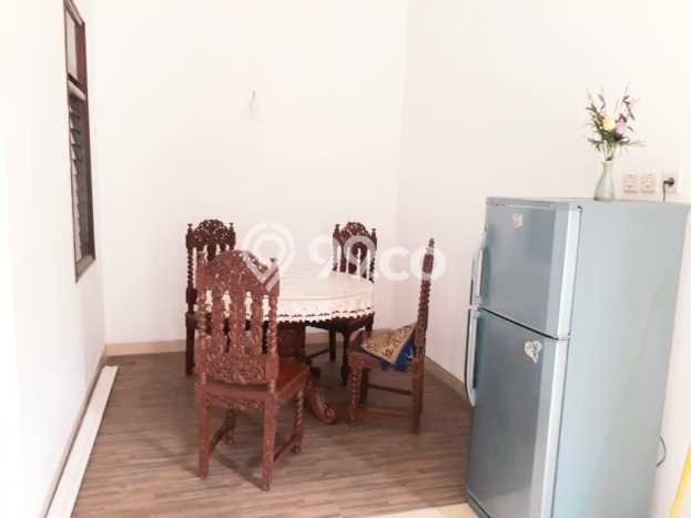 LOKASI PREMIUM! Rumah di Tembalang, 2 KM, Area Tenang, Luas 240m2m² Bangunan 175m2m² LOKASI PREMIUM! Rumah di Tembalang, 2 KM, Area Tenang, Luas 240m2m² Bangunan 175m2m²