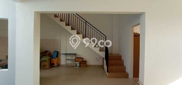 Jual Rumah Bagus Siap Huni LB 180m2 di Semarang Barat, Semarang Jual Rumah Bagus Siap Huni LB 180m2 di Semarang Barat, Semarang
