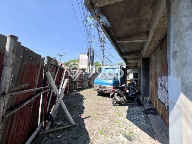 Unit Ruko Dijual di Salatiga LT 664m2 & LB 2500m2 Unit Ruko Dijual di Salatiga LT 664m2 & LB 2500m2