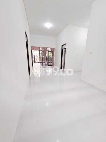 Disewakan! Rumah 3 Kamar Tidur &
2 Kamar Mandi di Soekarno Hatta, Bandung Disewakan! Rumah 3 Kamar Tidur &
2 Kamar Mandi di Soekarno Hatta, Bandung