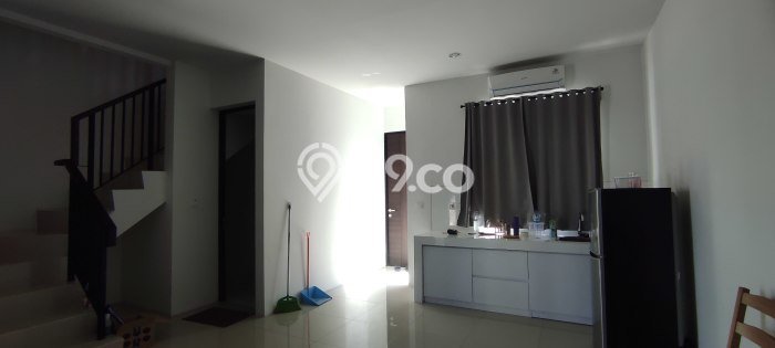 Rumah Disewakan Jakarta Barat LT 90m2 LB 79m2 Area Semanan Rumah Disewakan Jakarta Barat LT 90m2 LB 79m2 Area Semanan