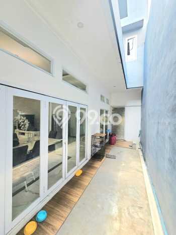 Rumah Luxury Modern Tanpa Renovasi di Bintaro Tangerang Selatan Rumah Luxury Modern Tanpa Renovasi di Bintaro Tangerang Selatan