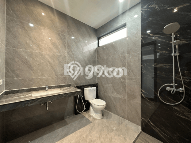 Rumah Luxury Modern Tanpa Renovasi di Citraland Surabaya Rumah Luxury Modern Tanpa Renovasi di Citraland Surabaya