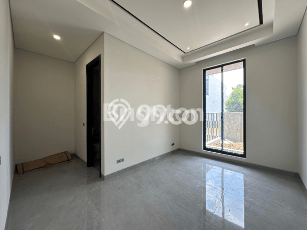 Rumah Luxury Modern Tanpa Renovasi di Citraland Surabaya Rumah Luxury Modern Tanpa Renovasi di Citraland Surabaya