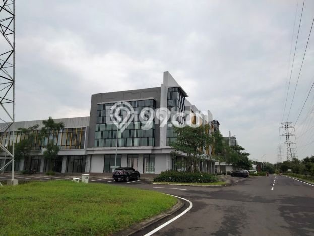 Rumah Elit Modern Tanpa Renovasi di Lidah Kulon Surabaya Rumah Elit Modern Tanpa Renovasi di Lidah Kulon Surabaya