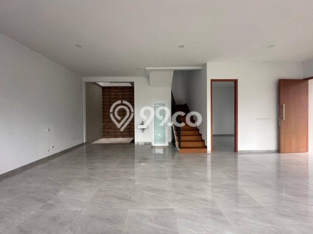Rumah Elit LB 200m2 Siap Huni Desain Elegan di Graha, Surabaya Rumah Elit LB 200m2 Siap Huni Desain Elegan di Graha, Surabaya