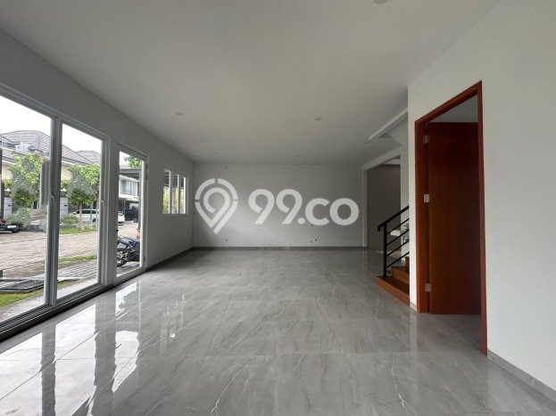 Rumah Elit LB 200m2 Siap Huni Desain Elegan di Graha, Surabaya Rumah Elit LB 200m2 Siap Huni Desain Elegan di Graha, Surabaya