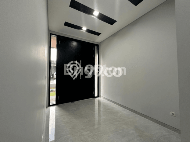 Rumah Luxury Modern Tanpa Renovasi di Citraland Surabaya Rumah Luxury Modern Tanpa Renovasi di Citraland Surabaya