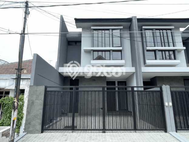 Rumah Elit LB 200m2 Siap Pakai Desain Elegan di Manyar, Surabaya Rumah Elit LB 200m2 Siap Pakai Desain Elegan di Manyar, Surabaya