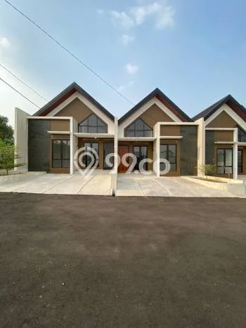 Jual Rumah Strategis Bagus Punya 2 KT di Serpong Tangerang Selatan SHM Jual Rumah Strategis Bagus Punya 2 KT di Serpong Tangerang Selatan SHM
