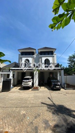 Rumah Strategis Modern Lb 77m2 di Banyumanik, Semarang Rumah Strategis Modern Lb 77m2 di Banyumanik, Semarang