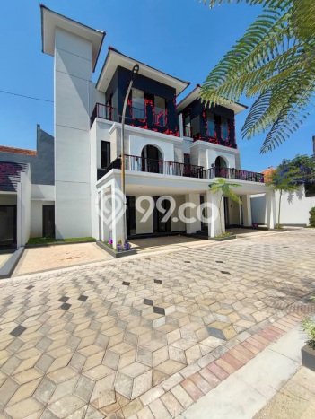 KESEMPATAN TERBAIK! Rumah Asri di Jatingaleh, Luas 105m2m² LB 136m2m² KESEMPATAN TERBAIK! Rumah Asri di Jatingaleh, Luas 105m2m² LB 136m2m²