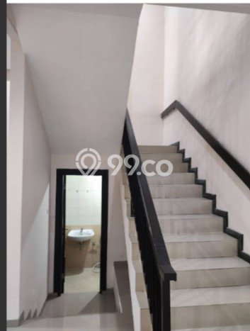 Rumah Elit Modern Tanpa Renovasi di kertajaya Surabaya Rumah Elit Modern Tanpa Renovasi di kertajaya Surabaya