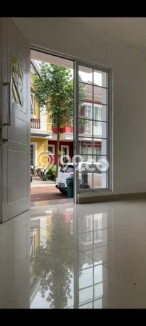 Disewakan! Rumah 2 Kamar Tidur &
2 Kamar Mandi di Gading Serpong, Tangerang Disewakan! Rumah 2 Kamar Tidur &
2 Kamar Mandi di Gading Serpong, Tangerang