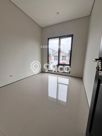 Rumah Luas Asri 3 KT Siap Pakai di Sektor 5 - Bintaro Tangerang Selatan Rumah Luas Asri 3 KT Siap Pakai di Sektor 5 - Bintaro Tangerang Selatan