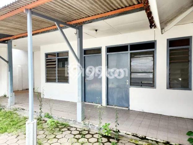 Ready to Use! Luxury House LT 285m2 Desain Elegan di Jemursari Ready to Use! Luxury House LT 285m2 Desain Elegan di Jemursari