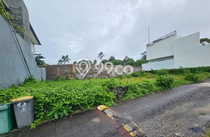Lahan Dijual Lokasi Strategis di Badung dengan Luas 450m2 Lahan Dijual Lokasi Strategis di Badung dengan Luas 450m2