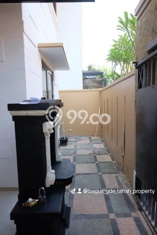Rumah Lokasi Strategis di Denpasar Timur, Denpasar, LT 100m2m² LB 170m2m² Rumah Lokasi Strategis di Denpasar Timur, Denpasar, LT 100m2m² LB 170m2m²