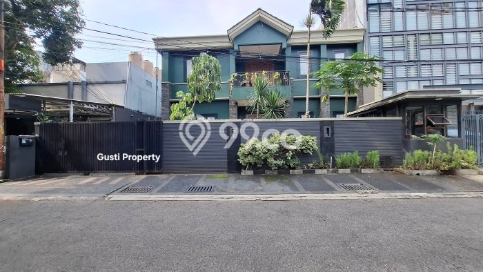 Rumah Mewah LB 400m2 Siap Huni Desain Elegan di Cipete, Jakarta Selatan Rumah Mewah LB 400m2 Siap Huni Desain Elegan di Cipete, Jakarta Selatan