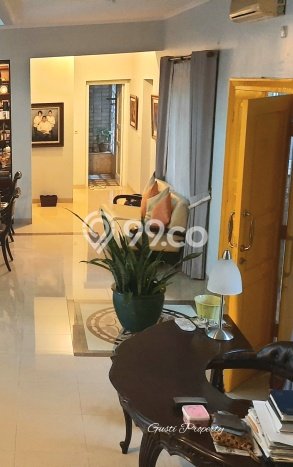Hunian Mewah LB 445m2 Siap Huni Desain Elegan di Cinere, Jakarta Selatan Hunian Mewah LB 445m2 Siap Huni Desain Elegan di Cinere, Jakarta Selatan
