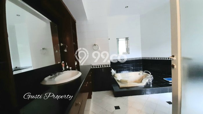 Dijual Rumah Premium dengan Fasilitas Sekitar Komplit di Cinere, Depok Dijual Rumah Premium dengan Fasilitas Sekitar Komplit di Cinere, Depok