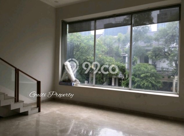Ready to Use! Premium House LT 216m2 Desain Elegan di Cipete Ready to Use! Premium House LT 216m2 Desain Elegan di Cipete