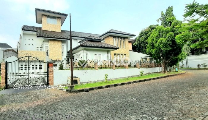 For Sale! Luxury House LT 547m2 Desain Modern di Cinere For Sale! Luxury House LT 547m2 Desain Modern di Cinere