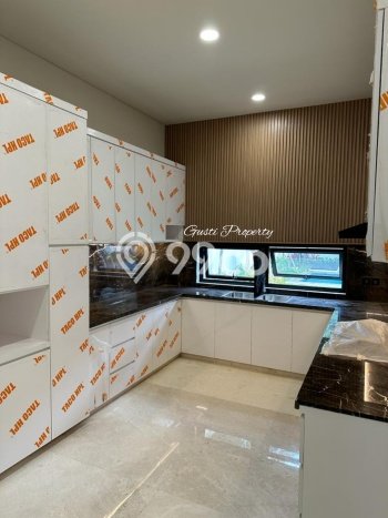 Ready to Use! Premium House LT 569m2 Desain Elegan di Kemang Ready to Use! Premium House LT 569m2 Desain Elegan di Kemang