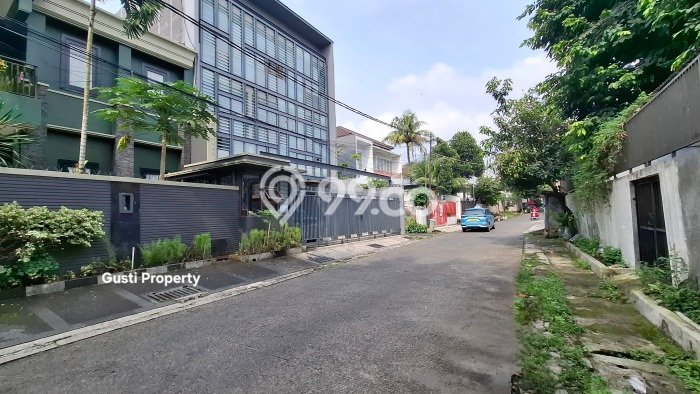 Rumah Mewah LB 400m2 Siap Huni Desain Elegan di Cipete, Jakarta Selatan Rumah Mewah LB 400m2 Siap Huni Desain Elegan di Cipete, Jakarta Selatan