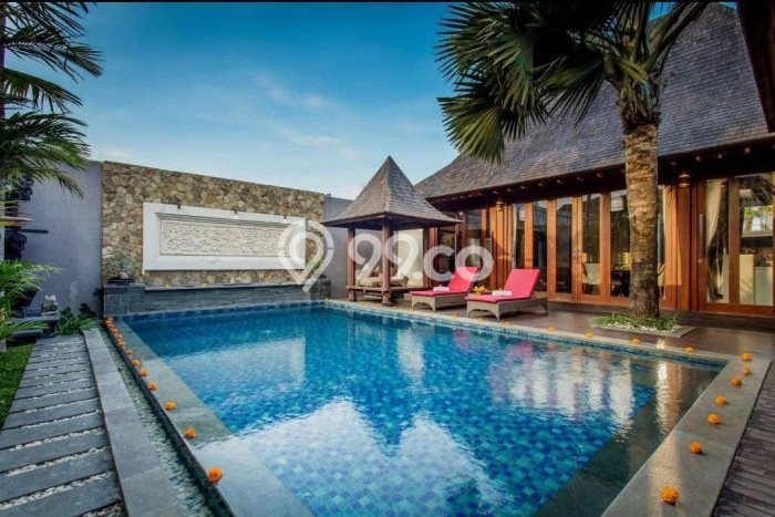 Ready to Use! Luxury House LT 520m2 Desain Modern di Renon Ready to Use! Luxury House LT 520m2 Desain Modern di Renon