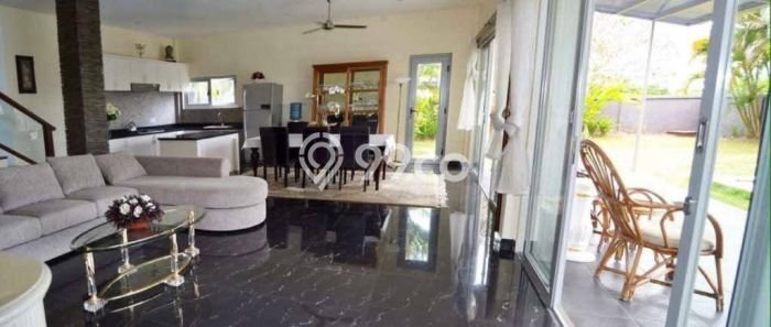 Rumah Luxury Modern Siap Huni di Jimbaran Badung Rumah Luxury Modern Siap Huni di Jimbaran Badung