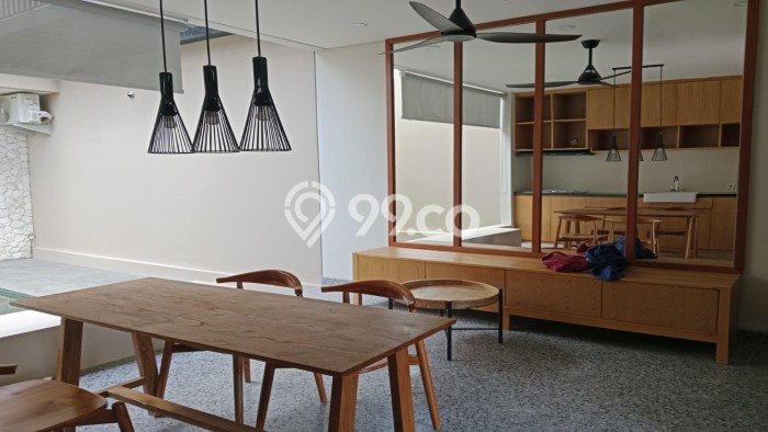 PROPERTI PILIHAN! Rumah area , Luas 100m2m² LB 135m2m² PROPERTI PILIHAN! Rumah area , Luas 100m2m² LB 135m2m²