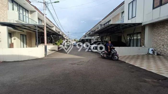 Jual Rumah Bagus Siap Huni LB 130m2 di Pasar Minggu, Jakarta Selatan Jual Rumah Bagus Siap Huni LB 130m2 di Pasar Minggu, Jakarta Selatan