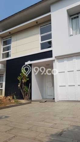 Rumah Strategis , Bandung, LT 325m2m² LB 250m2m² Rumah Strategis , Bandung, LT 325m2m² LB 250m2m²