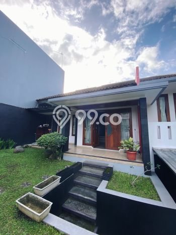 LOKASI PREMIUM! Rumah Berkembang area , Luas 239m2m² Bangunan 230m2m² LOKASI PREMIUM! Rumah Berkembang area , Luas 239m2m² Bangunan 230m2m²