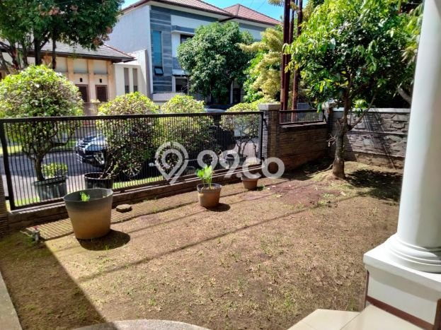 Rumah Terawat area Batununggal, Bandung, LT 300m2m², LB 350m2m² Rumah Terawat area Batununggal, Bandung, LT 300m2m², LB 350m2m²