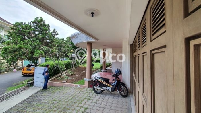 Hunian Mewah LB 400m2 Siap Pakai Desain Elegan di Soekarno Hatta, Bandung Hunian Mewah LB 400m2 Siap Pakai Desain Elegan di Soekarno Hatta, Bandung