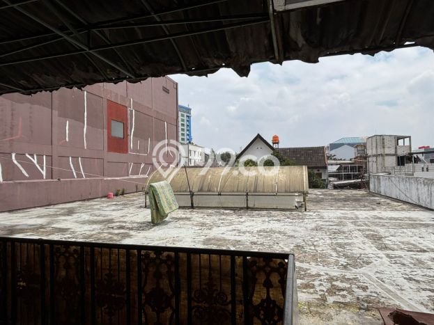 Rumah Mewah LB 1000m2 Siap Pakai Desain Elegan di Pasteur, Bandung Rumah Mewah LB 1000m2 Siap Pakai Desain Elegan di Pasteur, Bandung