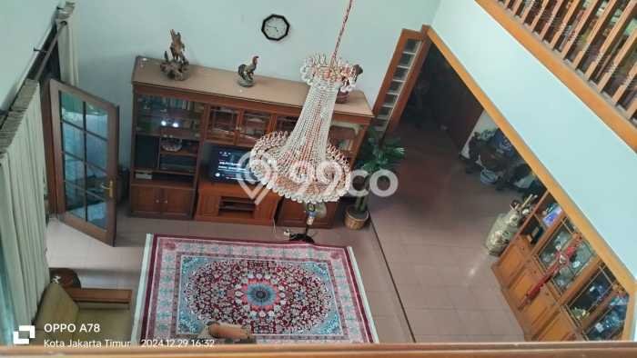 Siap Huni Rumah Mewah 5 Kamar di Kramat Jati Dekat ke Mana Saja Siap Huni Rumah Mewah 5 Kamar di Kramat Jati Dekat ke Mana Saja