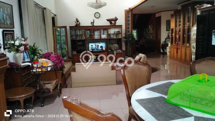 Siap Huni Rumah Mewah 5 Kamar di Kramat Jati Dekat ke Mana Saja Siap Huni Rumah Mewah 5 Kamar di Kramat Jati Dekat ke Mana Saja