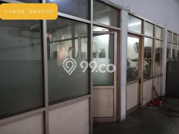 Unit Gudang Disewakan di Moch Toha di Area Ramai & Strategis Unit Gudang Disewakan di Moch Toha di Area Ramai & Strategis